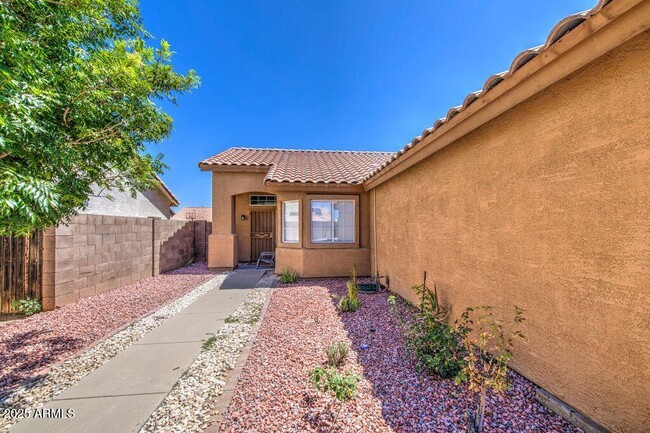 8407 W Monte Vista Rd in Phoenix, AZ - Building Photo - Building Photo