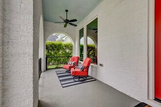 327 N Turks Cap Trail in Montgomery, TX - Foto de edificio - Building Photo