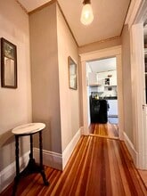 206 Elm St, Unit 3 in Northampton, MA - Foto de edificio - Building Photo