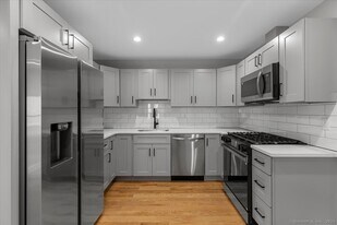 36 Maple St in New Haven, CT - Building Photo