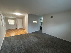 13 Brightwell Ct in Florissant, MO - Building Photo - Building Photo