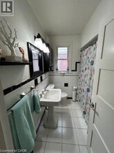 704 Central Ave in Hamilton, ON - Building Photo - Building Photo