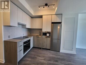 1007 The Queensway in Toronto, ON - Building Photo - Building Photo