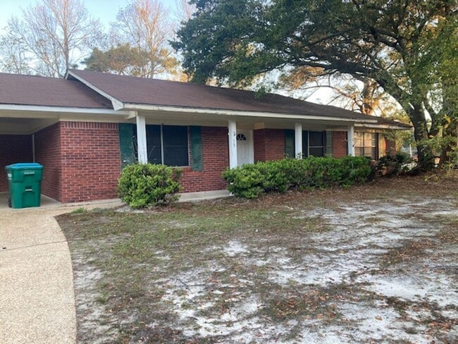 property at 2513 Tracy St