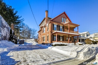 87 Migeon Ave in Torrington, CT - Foto de edificio - Building Photo