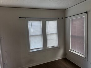 119-121 Flower St in Bakersfield, CA - Building Photo - Building Photo