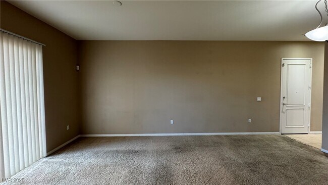 68 E Serene Ave in Las Vegas, NV - Building Photo - Building Photo