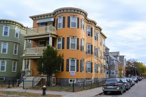 19 Pleasant St-Unit -31 in Boston, MA - Building Photo