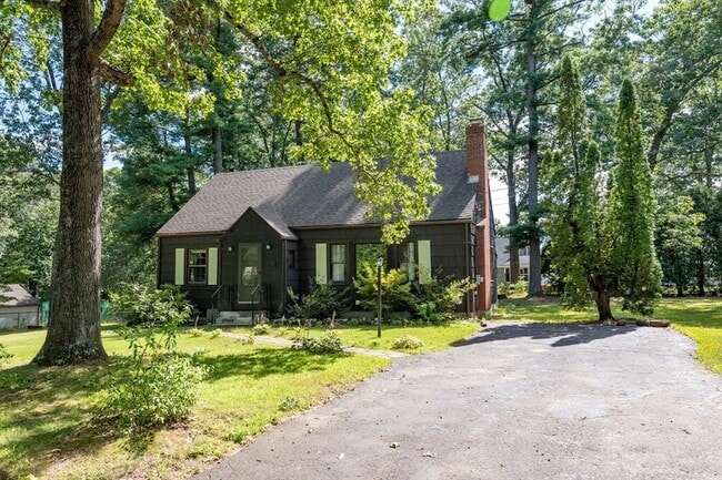 69 Aldrich Dr in Westfield, MA - Building Photo - Building Photo