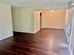 1440 N Evergreen Ave, Unit 1B in Arlington Heights, IL - Building Photo - Building Photo