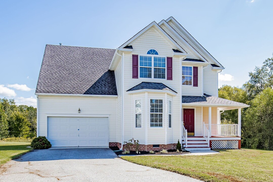 9000 Scotts Bluff Ln in Chesterfield, VA - Building Photo