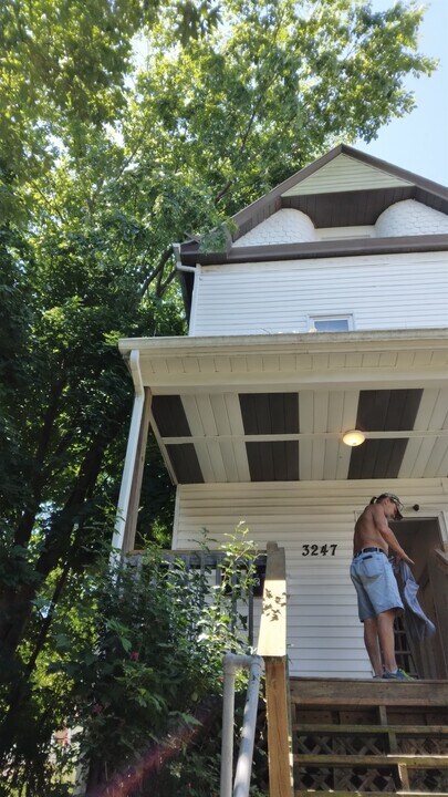 3247 Faronia St in Pittsburgh, PA - Foto de edificio