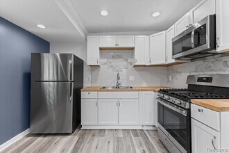 18697 Sunderland Rd in Detroit, MI - Building Photo - Building Photo