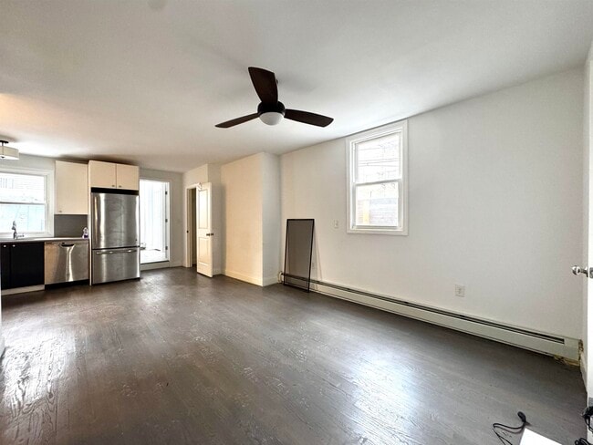 19 Sherman Ave in Jersey City, NJ - Building Photo - Building Photo