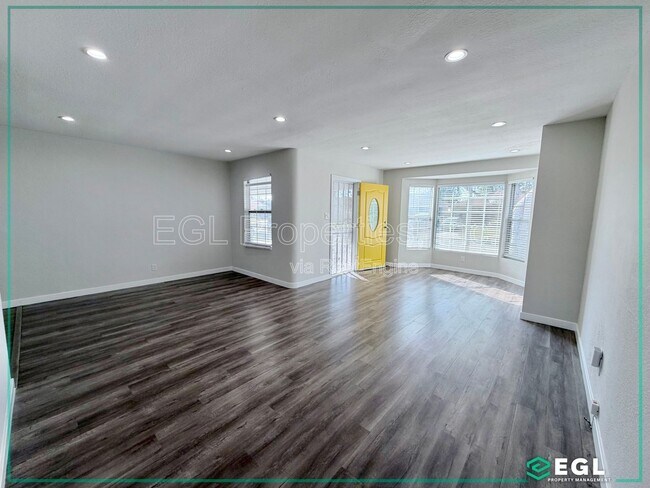 13226 Stanford Ave in Los Angeles, CA - Building Photo - Building Photo