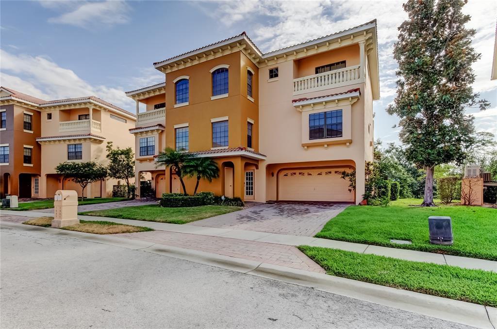 1531 Ember Ln in Tarpon Springs, FL - Building Photo
