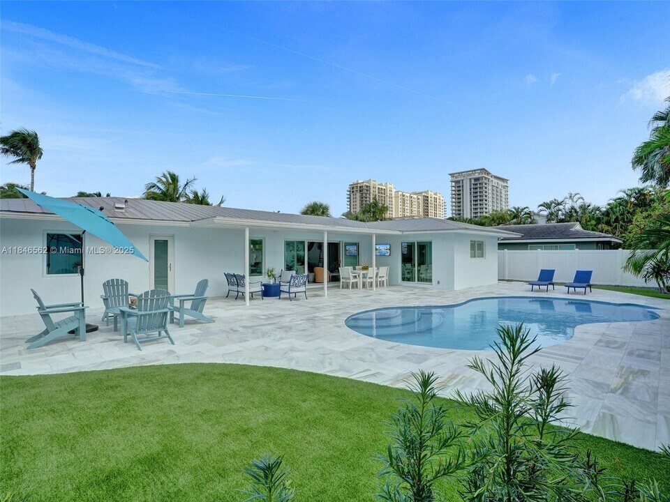 1251 Morse Blvd in West Palm Beach, FL - Building Photo
