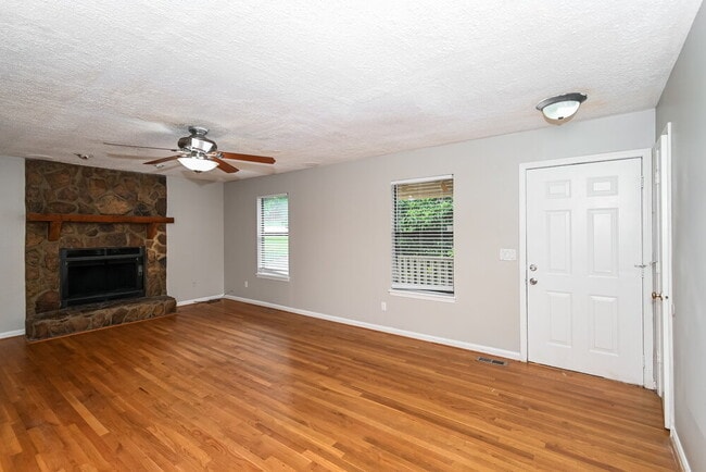 3278 Pilgrims Ct in Douglasville, GA - Building Photo - Building Photo