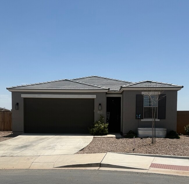 property at 1089 W Elm Ave