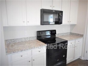 2219 Latimer Ln in Charlotte, NC - Building Photo - Building Photo