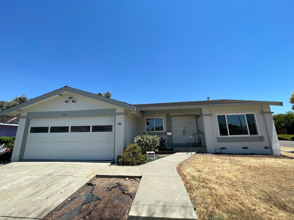 3075 Vía Del Sol in San Jose, CA - Building Photo