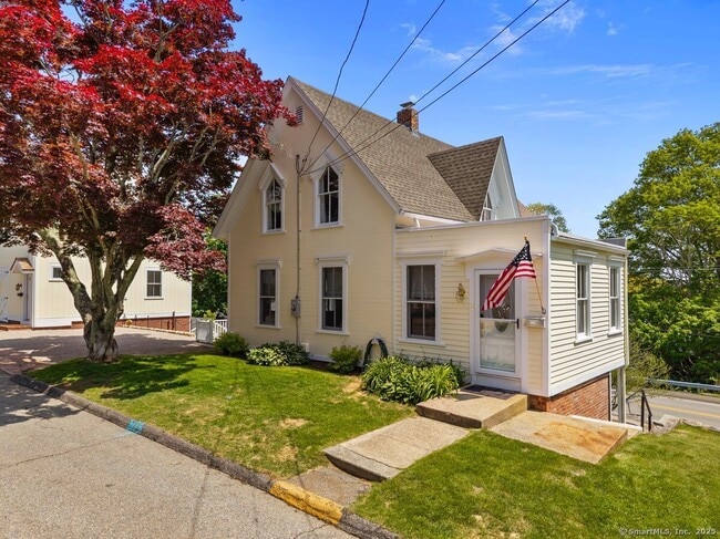 2 Ashby St in Groton, CT - Building Photo - Building Photo