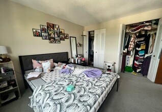 84 Beacon St, Unit 42T in Somerville, MA - Building Photo - Building Photo