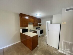 1446 19th Ave NE in Hickory, NC - Building Photo - Building Photo