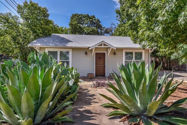property at 1011 E 14th St