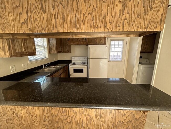 206 W Albatross Ave in Pharr, TX - Building Photo - Building Photo