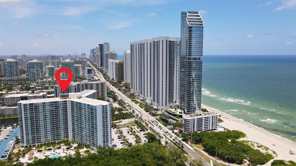 100 Bayview Dr, Unit 308 in Sunny Isles Beach, FL - Building Photo