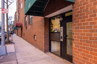 634 Washington St in New York, NY - Foto de edificio - Building Photo