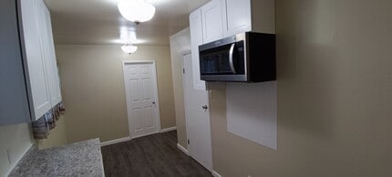 1211 W 110th St in Los Angeles, CA - Building Photo - Building Photo