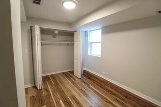 2731 W St Georges Ct in Chicago, IL - Building Photo - Building Photo