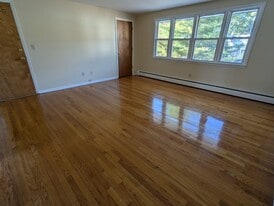 101 Webb St, Unit 4 in Hamden, CT - Building Photo