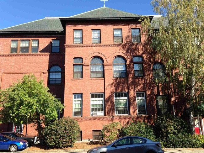 124 Orange St in Manchester, NH - Building Photo - Building Photo