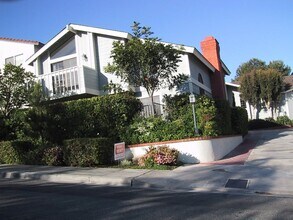 7537 Jerez Ct in Carlsbad, CA - Building Photo - Building Photo