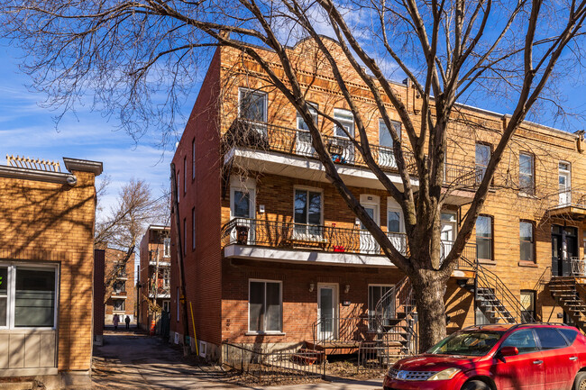 4481-4687 Messier St in Montréal, QC - Building Photo - Primary Photo
