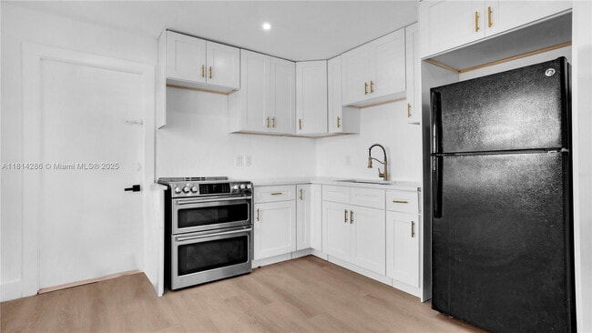 property at 32 SW 9th St