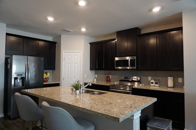 1610 Alborada Dr. in Laredo, TX - Building Photo - Building Photo