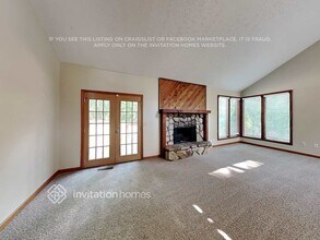 1070 Rockcrest Dr in Marietta, GA - Foto de edificio - Building Photo