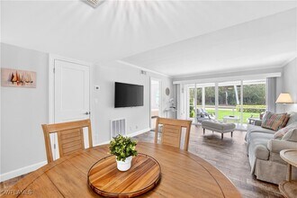 3930 Belair Ln in Naples, FL - Building Photo - Building Photo