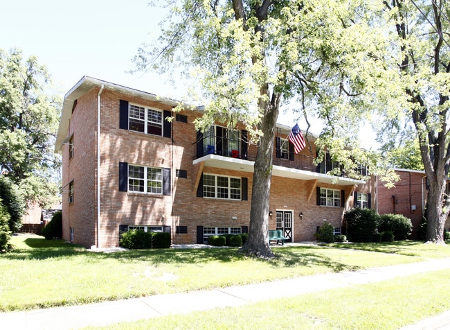 Monroe Apartments in Salem, OH - Building Photo - Building Photo