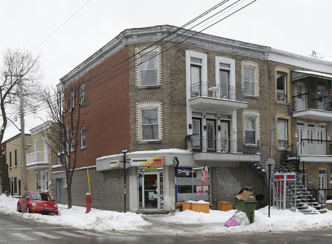 2701 Dandurand Rue in Montréal, QC - Building Photo - Building Photo