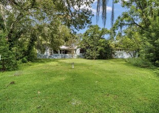 1004 W Lake Martha Dr NE in Winter Haven, FL - Building Photo - Building Photo