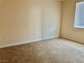 10334 Kesington Dr in Las Vegas, NV - Building Photo - Building Photo
