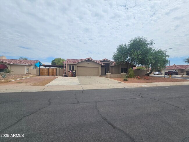 12303 N 72nd Ave in Peoria, AZ - Building Photo - Building Photo