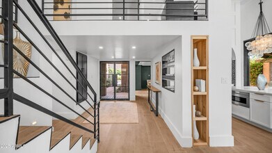 4434 E Camelback Rd in Phoenix, AZ - Building Photo - Building Photo