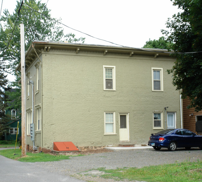 318-320 Center St in Williamsport, PA - Foto de edificio - Building Photo