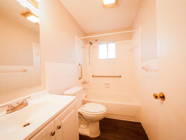 7312 Providence Ave in Austin, TX - Building Photo - Building Photo